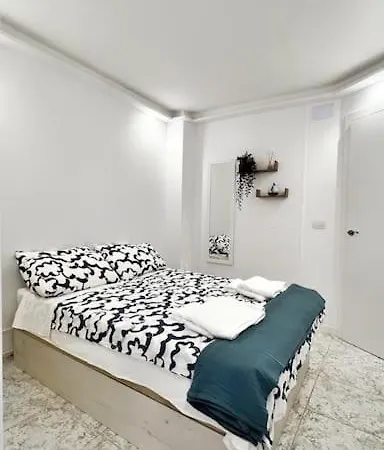 Giovina Living Av Suecia 150m From Appartement